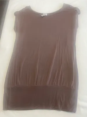 Scoop Neck Short Sleeve Top in Mauve Brown thumbnail 2