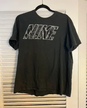 Nike LG Dotted Logo Unisex T Shirt thumbnail 1