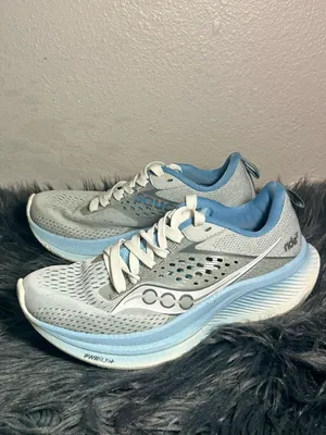 Saucony RIDE 17 Women Light Blue Running Shoe Cushioned Support Sneakers Sz 6.5 thumbnail 2