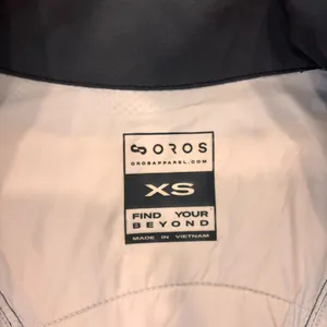 Oros Quantum Solarcore Vest Dark Gray SOLARCORE Insulation EUC Size XS Black thumbnail 3