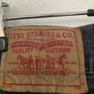 Women’s Levi’s 550 relaxed boot cut jeans size 16M thumbnail 3