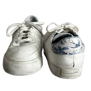 Reformation Harlow white leather blue floral sneakers size 8 thumbnail 4