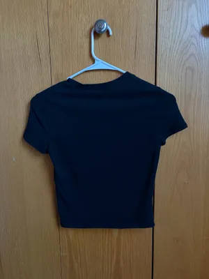 Abercrombie & fitch cropped black tee thumbnail 3