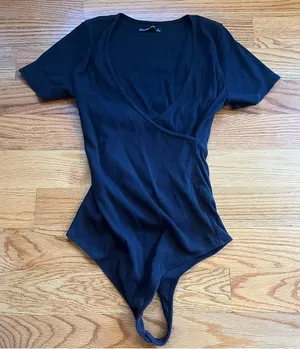 Abercrombie & fitch black ribbed short sleeve bodysuit size large thumbnail 1