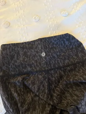 Lululemon Wunder Under Leggings 25" thumbnail 2