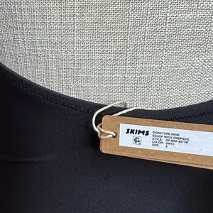 NWT Skims Signature Swim Scoop Neck One Piece Bikini thumbnail 5
