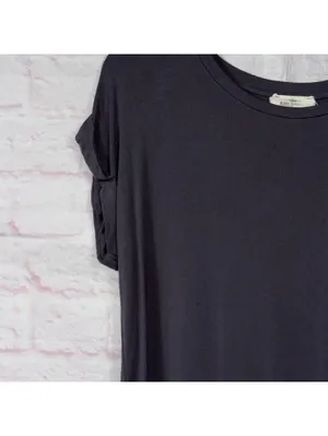 Rebel Society Black Rolled Sleeve High Low Top Women’s Casual Tee Medium thumbnail 3