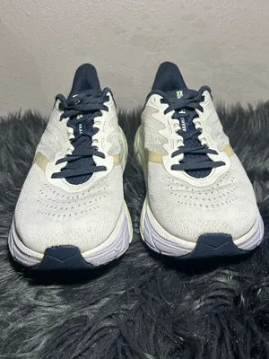 Hoka One One Arahi 5 Running Shoes White Sneaker Size 9.5B thumbnail 4