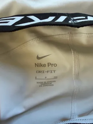 White Nike Pro thumbnail 3