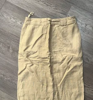 Women’s Banana Republic Size 0 Tan Pocketed Buttom Front Skirt thumbnail 4
