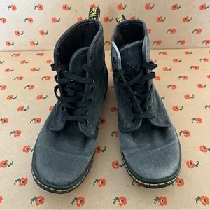 ✨ Dr.‎ Martens Doc Martens Women’s Black Gray Canvas Shoes 7 thumbnail 2