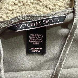 Victoria’s Secret Elegant Gray Lace Trim Sleepwear Set Size xs thumbnail 2