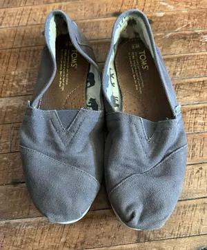Tom’s minimalist gray slip on normcore size 8 shoes thumbnail 1