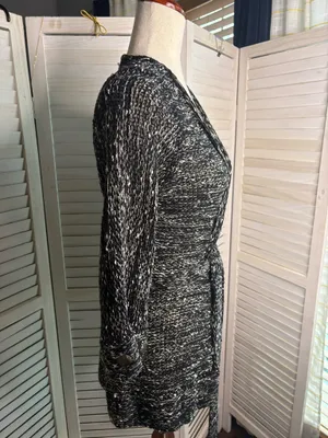 BCBGMAXAZRIA Sweater Knit Cable wrap thumbnail 2