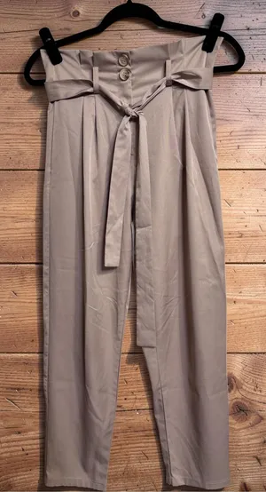 SHEIN Beige High-Waist Paperbag Trousers with Tie Belt thumbnail 1