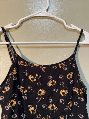 Kimchi Blue Women's Size Small Cropped Tank Top Black Yellow Daisy Floral Square thumbnail 2