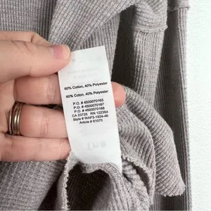 Aritzia TNA‎ Thermal Cowl Neck Tee Gray Sz S thumbnail 8