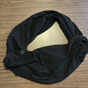 Beyond Yoga Black Infinity Scarf With Cellphone Zippered Pocket thumbnail 3