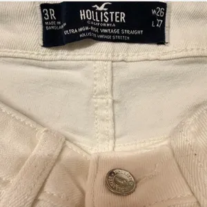 Hollister Women's Ultra High-Rise Straight Jeans White Size 3 thumbnail 8