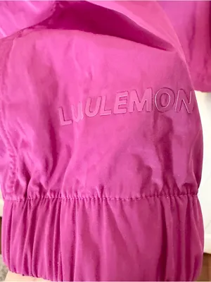 NWOT Lululemon Lightweight Water-Resistant Jacket SIZE 4 Purple Highlight thumbnail 6