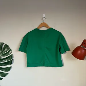 Everlane Boxy Crop Perform Tee thumbnail 6