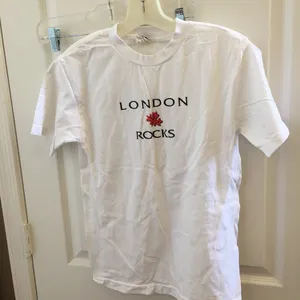 FINAL MARKDOWN Ladies short sleeved tee small White thumbnail 1
