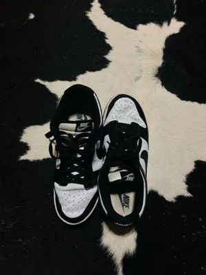 Nike Tennis Shoes thumbnail 3