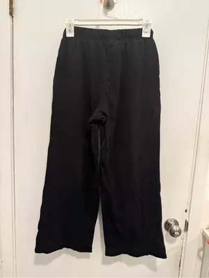 Old Navy straight sweat pants. Black XS (25 1/2”) inseam thumbnail 2