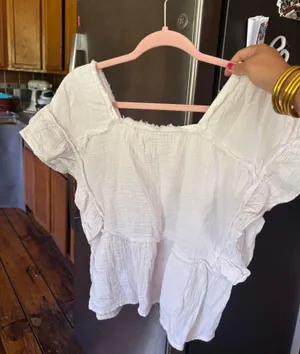 white top  thumbnail 1