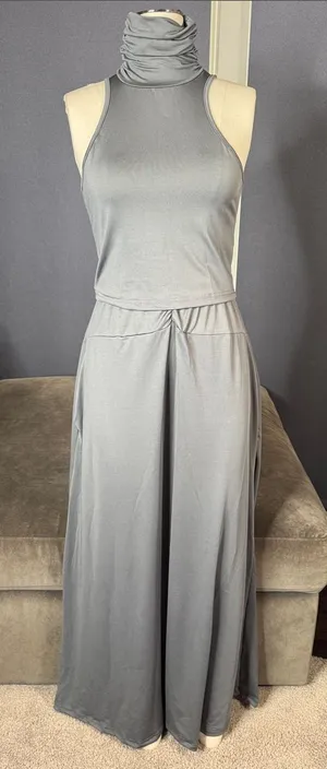 Women’s Sleeveless Grey Turtleneck Top and Matching Skirt Set Size S NEW thumbnail 1