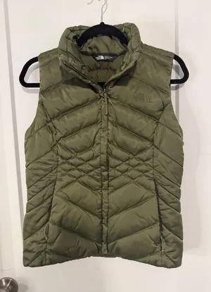 The North Face Quilted Puffer Vest  thumbnail 1