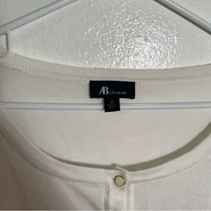 AB‎ Studio Women's Size Medium Cardigan Blouse Peplum Hem White Scoop Neck thumbnail 9