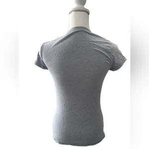 No Boundaries Gray Embroidered Baby Yoda Grogu Star Wars Tee Jrs M thumbnail 4