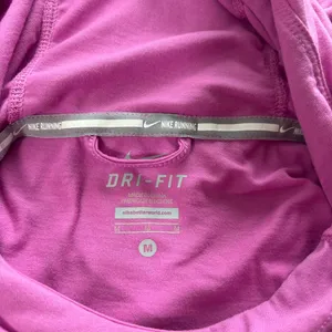 Nike Dri-Fit Fuchsia Pink‎ Hooded Long Sleeve Running Top Size M thumbnail 10
