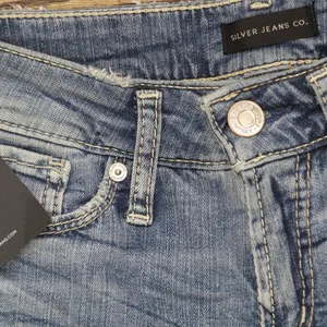 Silver Jeans Co. Mid Rise Curvy Fit Capri Jeans Luxe Stretch Indigo Blue 25x23 thumbnail 4