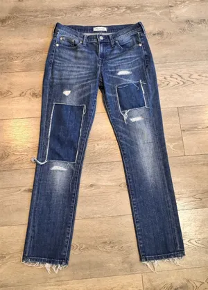 Madewell Slim Boyjean Jeans Patched Distressed Denim Raw Hem Womens‎ Size 26 thumbnail 1