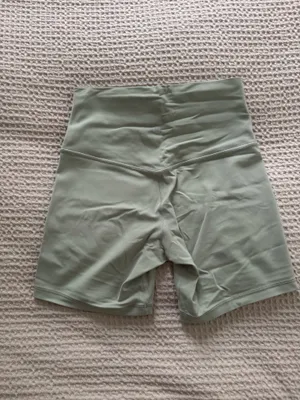 Lululemon Align Shorts 6” thumbnail 4