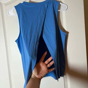 Lululemon Pace Crush Cross-Back Graphic Tank Top SZ S Sold Out Color Pool Blue thumbnail 5