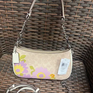 NWT COACH Teri Shoulder Bag In Signature Canvas With Floral Print cbg73 thumbnail 4