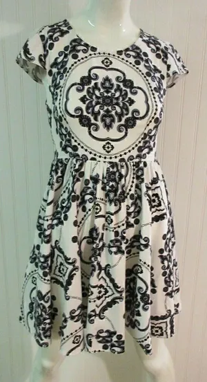 LULU'S DRESS ZIP BACK CAP SLEEVE SIZE SMALL thumbnail 1
