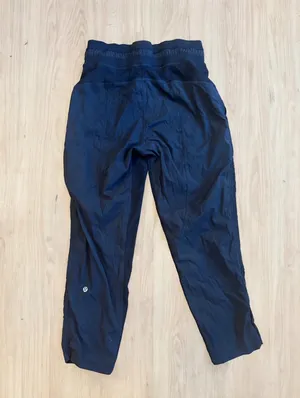 Lululemon Dance Studio Women's Black Pants Sz 4 Tapered Jogger Athleisure thumbnail 2