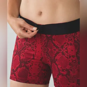 Lululemon What The Sport Shorts 4 Ziggy Snake Red Tide Cranberry‎ thumbnail 2