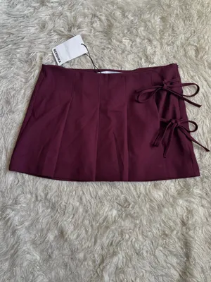 Bershka Burgundy Women’s Pleated Mini Skirt/Short with Side Bow Detail‎ Size M thumbnail 2