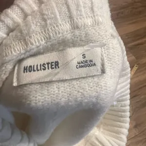 Hollister Off Shoulder Sweater Cream Cropped Knit Soft Girl Preppy Small thumbnail 5