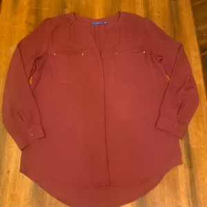 Apt. 9 Women's Blouse Large Burgundy Button Down LongSleeve thumbnail 1
