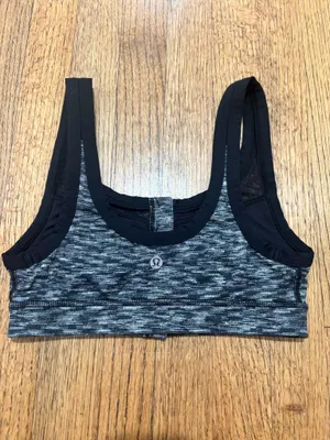 Lululemon Sports Bra Size 4 thumbnail 2