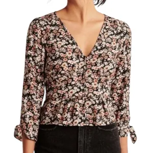Abercrombie & Fitch Floral Tie Sleeve Peasant Blouse Size XS thumbnail 1