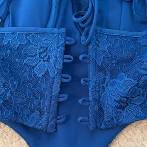 Elegant Blue Lace Bustier Size 6 thumbnail 3