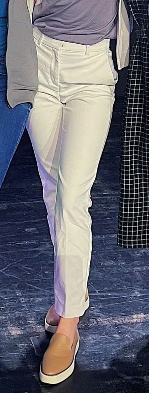 H&M White Pants thumbnail 1