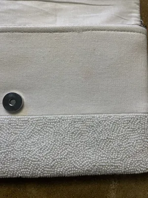 Beaded White Clutch with Red Lip Motif thumbnail 4